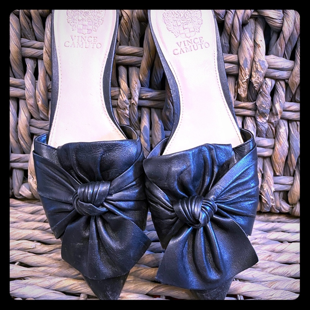 Chic Vince Camuto mules